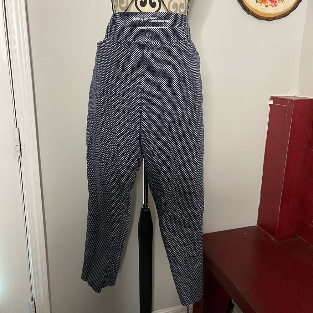 Khakis by Gap - Picture 2 of 10